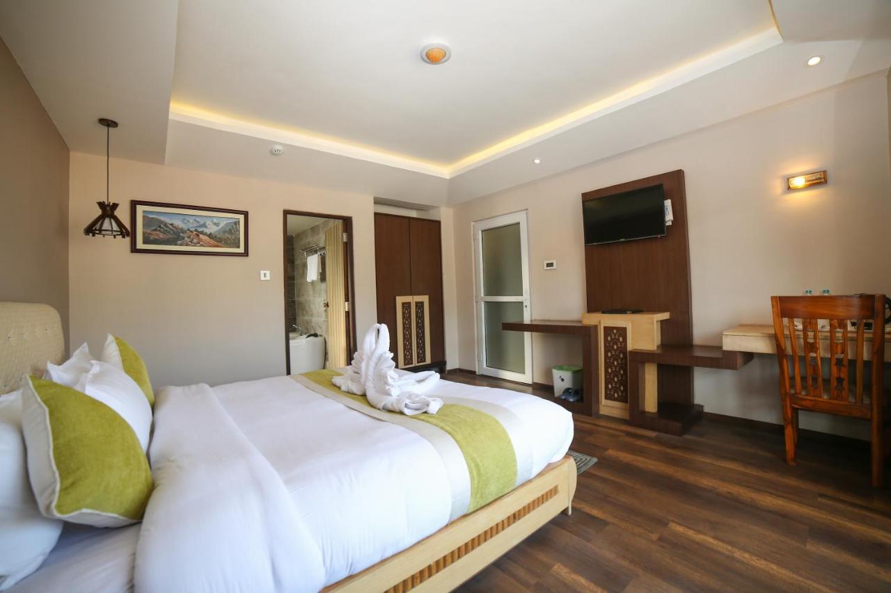 Hotel White Himal Pokhara Exterior photo